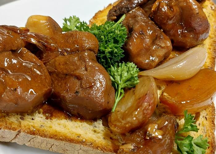 Confit de cèpes en cocotte, cuisson longue, cuisine maison Le Ranch des Lacs