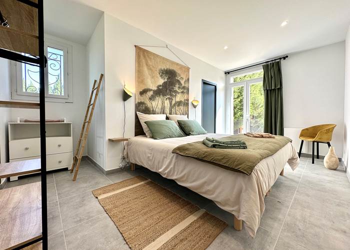 Chambre 6 - Suite RDC avec lit 180/200