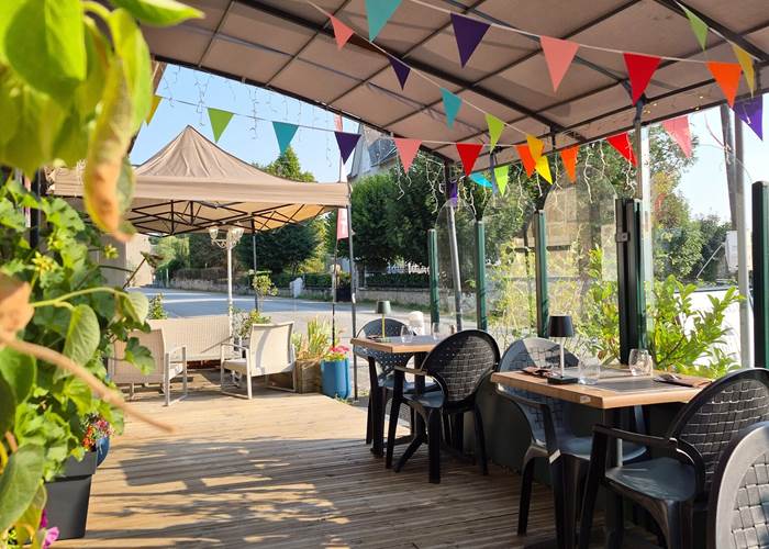 Terrasse Auberge Bois de l'Etang Peyrat Le Château