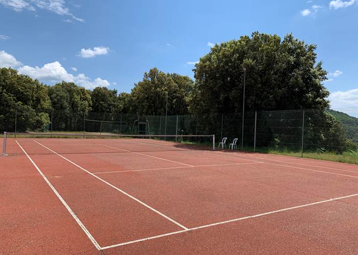 Terrain de tennis