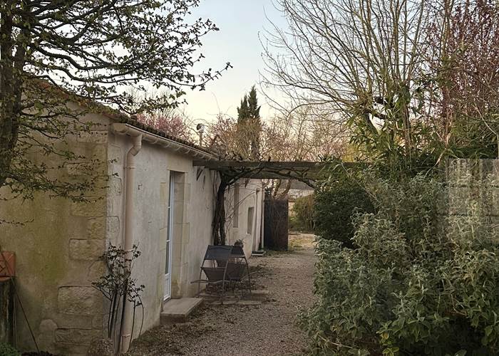 Chemin vers la piscine_Petite Cavalerie