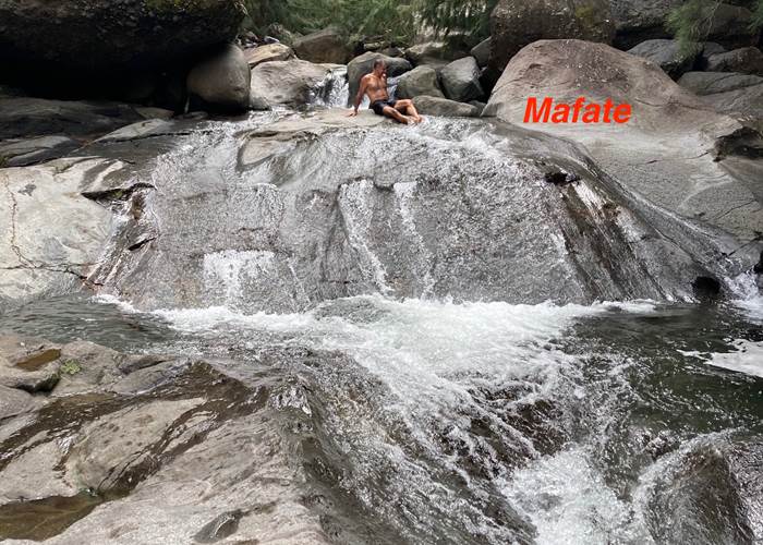 Mafate, dans la rivière des galets