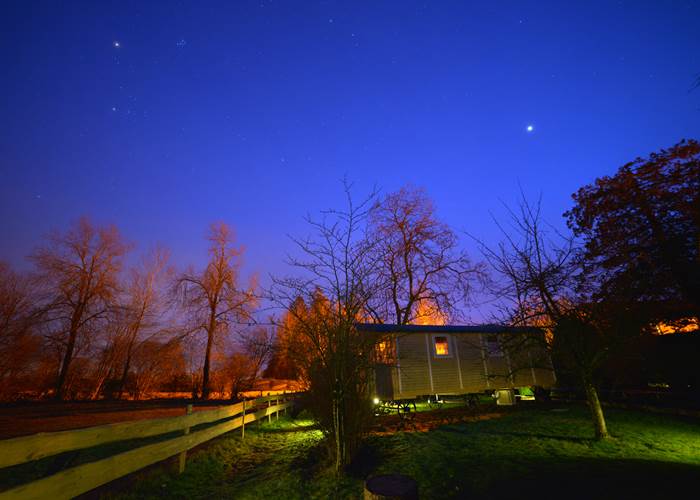 Insolites Chimay roulottes nuit