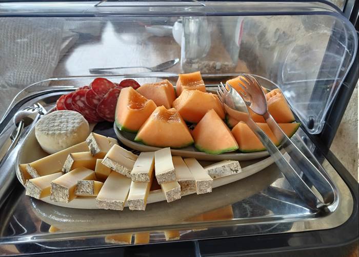 Petit déjeuner des chambres d'hôtes à Le Coq du Nord -Mailhac