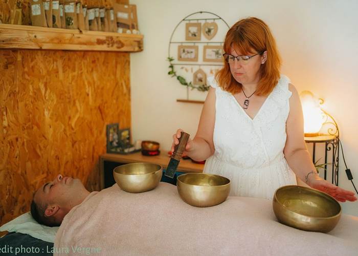 soin énergétique aux bols tibétains : massage sonore