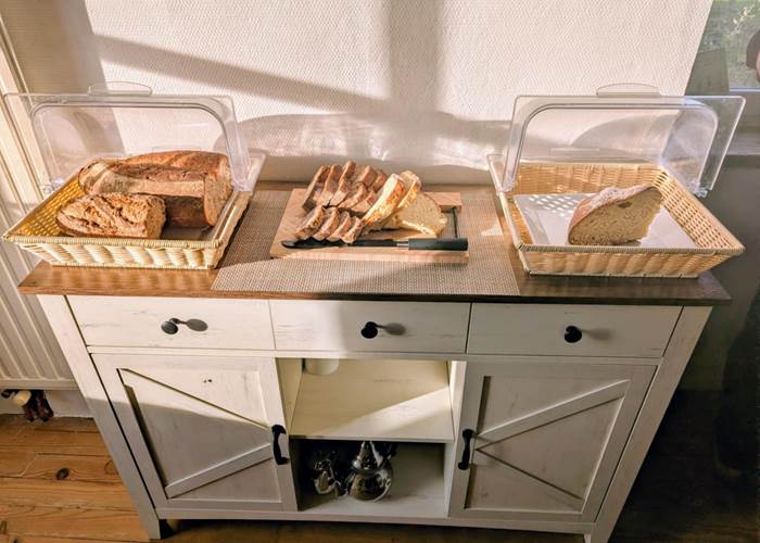 buffet-saisonnee-petit-dejeuner-pain-viennoiseries-produit-local-centres-aveyron.jpg