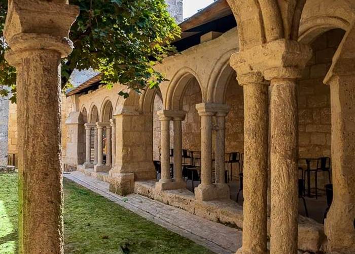 Nid Cosy Bordeaux - L'Église Collégiale et son cloître