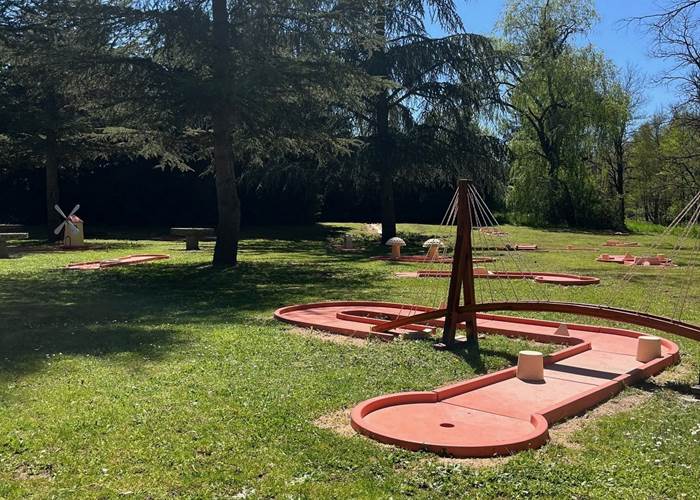 Mini-golf