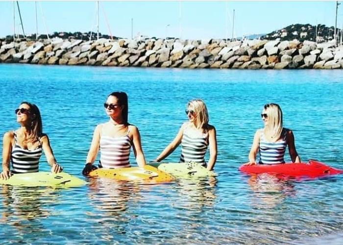 ECO GLISS SEABOB EN GROUPE DE FEMMES AUX ISSAMBRES