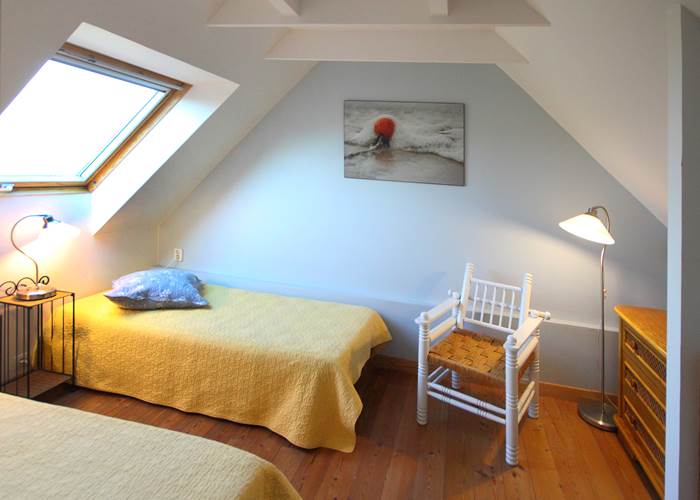 la deuxième chambre avec deux lits de 90, parfait pour les efants ou les amis.