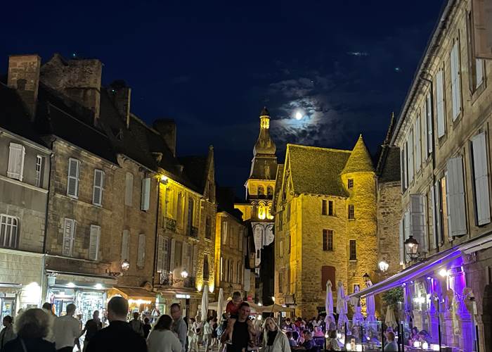 sarlat-nuit-lumieres-romantique