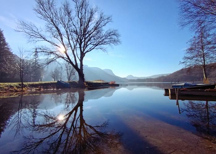 Lac de Barterand (20mn) , lieu paisible de baignade et pêche.
