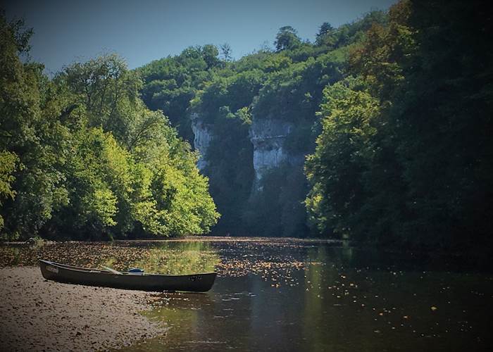 Randonnée itinérante  2 jours en canoë rivière Vézère en Dordogne