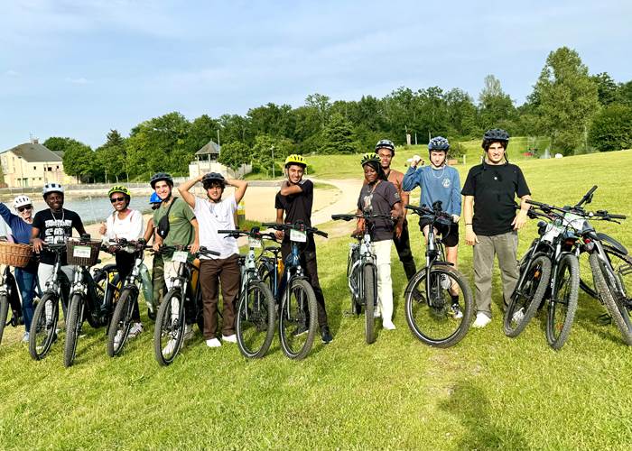 Team building en vélo électrique Stations bees Melun Location en groupe avec accompagnateur