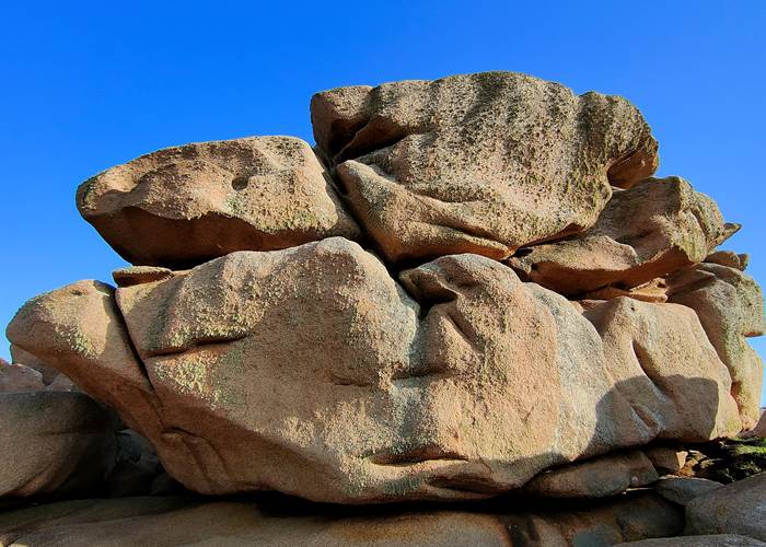Côte de Granit Rose Rocher de granit par Le Colombier Bretagne