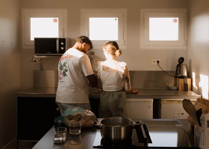 Cuisine commune dans le Poolhouse La Petite Couronne
