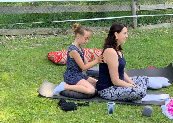 atelier-mon-moment-magique-saisonnee-massage-famille-centres-aveyron.jpg