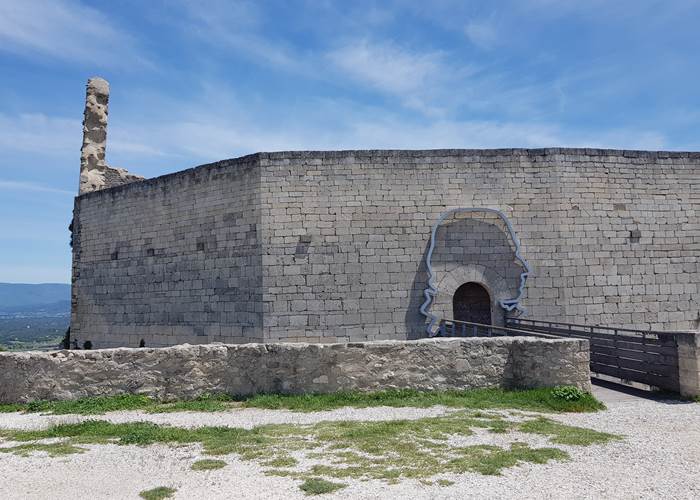 Le_chateau_du_marquis_de_Sade à Lacoste