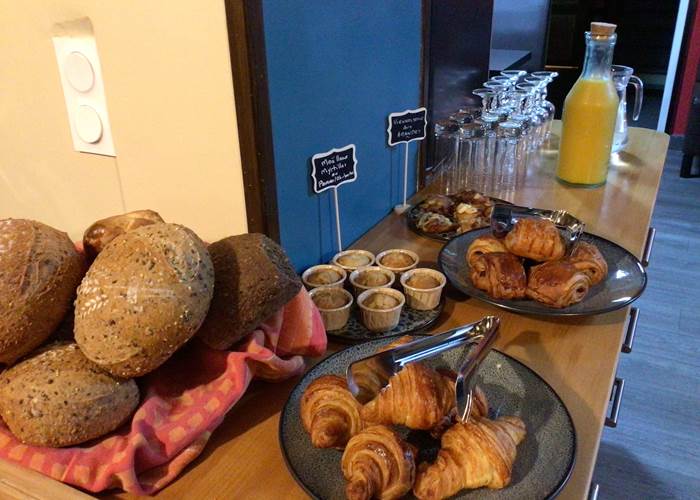 Petit déjeuner hôtel Bellevue Bagnoles Normandie