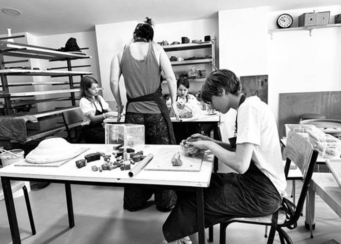 L'atelier en ébullition LM céramique à Lagnes Provence