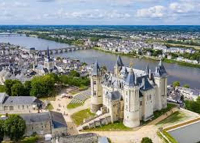 chateau-de-saumur-gite-jacuzzi-spa-couple