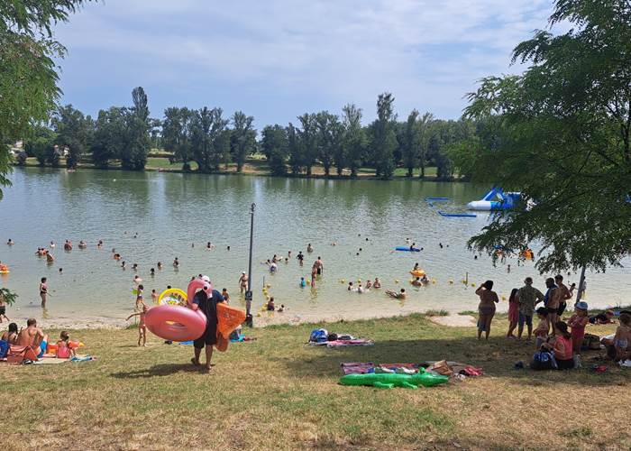 Le lac de Damazan à 2 km des gîtes