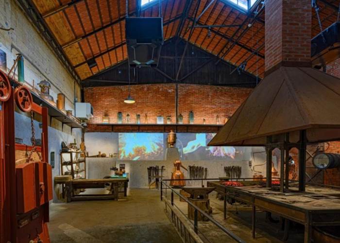 Voyage dans l'histoire industrielle avec la Cuivrerie de Cerdon dans l'Ain.