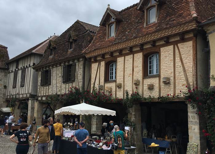 Brocante à Bretenoux
