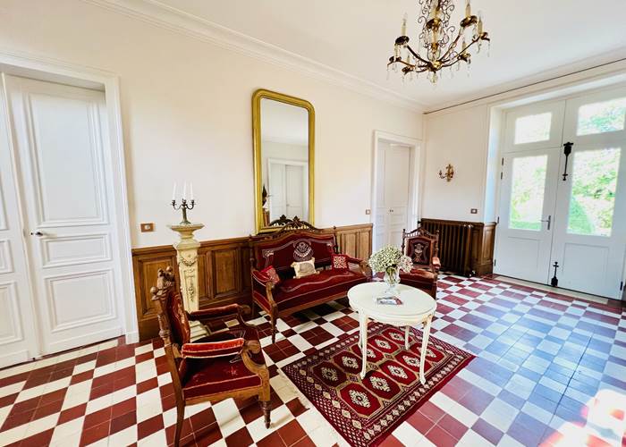 Le Hall