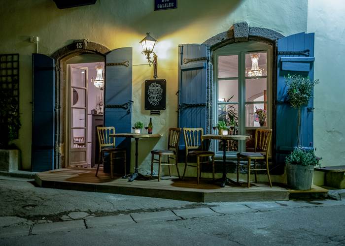 What time is it? E`WINETIME