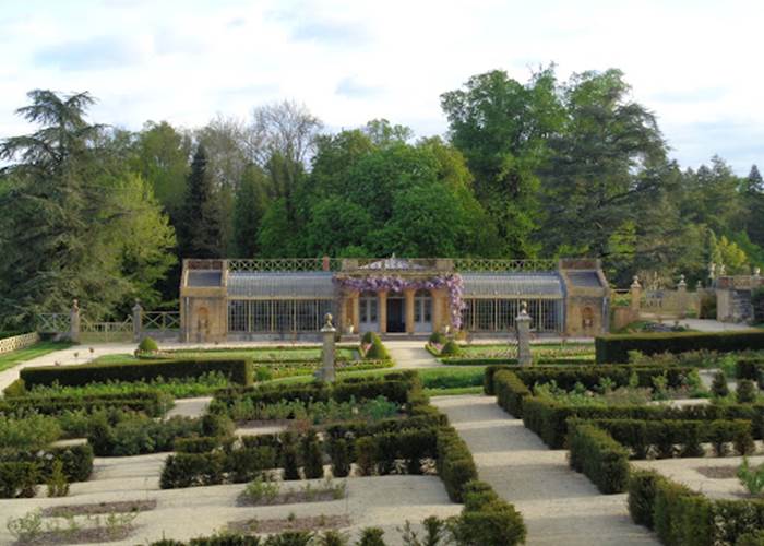 Le  château de Digoin à 24km