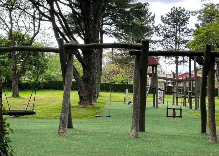 la forêt d'aventure montournais proche puy du Fou