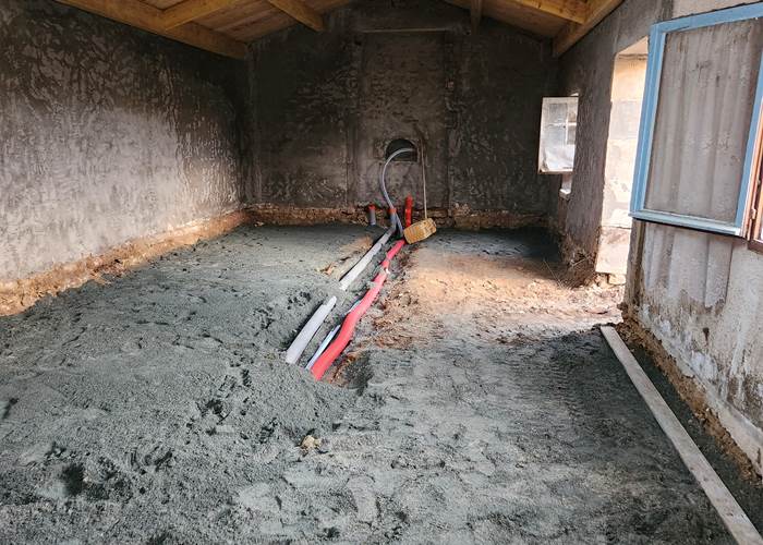Travaux salle de réception Passage gaines et canalisation avant coulage de dalle