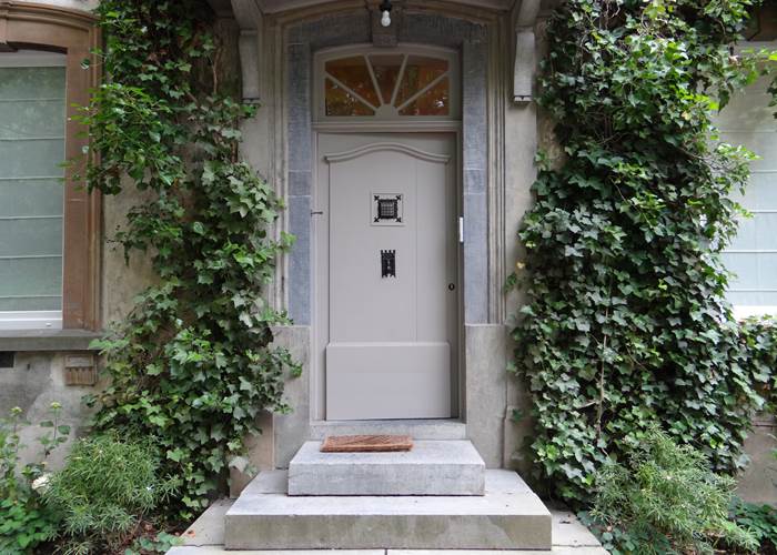 Les-Tilleuls-Bed-Breakfast-a-Vielsalm-entree-parking