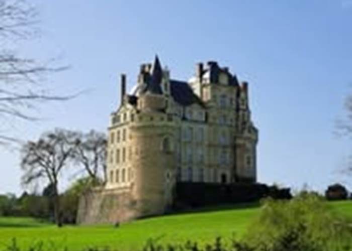 CHATEAU DE BRISSAC LA FLECHE SAUMUR