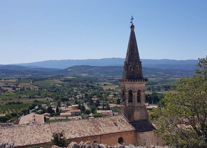 Clocher de l'église Saint-Etienne de St Saturnin les Apt en Provence