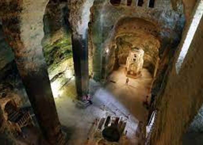 Eglise monolithe de Aubeterre sur Dronne, une des plus hautes de France
