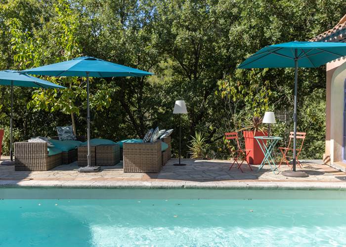 Moment de détente autour Piscine à Flayosc ( Var )
