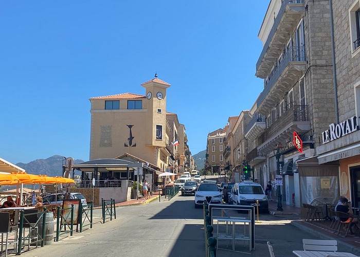 AVENUE NAPOLEON