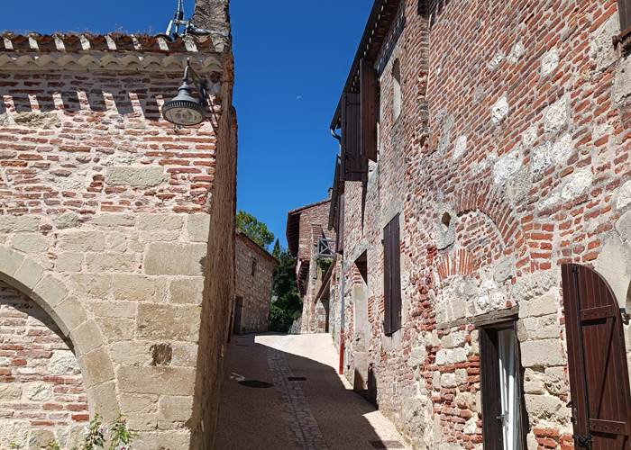 Gîtes, chambre d'hôtes et table d'hôtes gastronomique à Casteljaloux Lot et Garonne, piscine, jacuzzi et spa