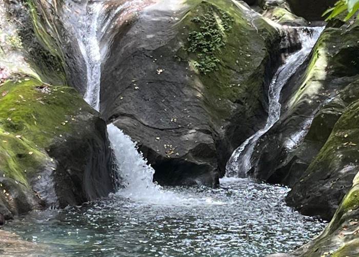 Le bassin bleu à Gourbeyre