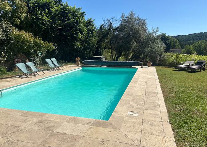 La piscine et toutes les installations vous attendent...