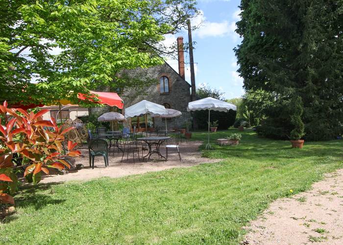 Une partie de la terrasse davant le restaurant