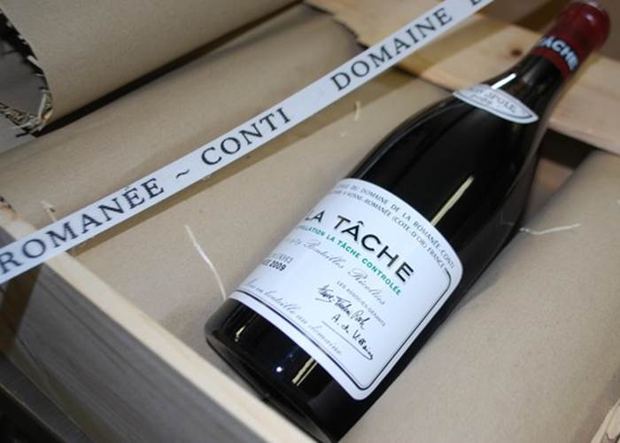 La Tâche du Domaine de la Romanée-Conti, un vin d'exception dans la Cave du Ranch des Lacs