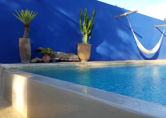 Hamac au bord de la piscine