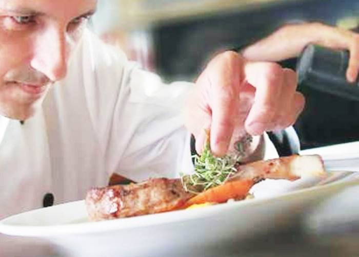 Chef du Resto L'Entr'Amis