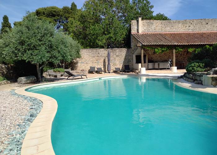 Piscine partagée avec nos hôtes