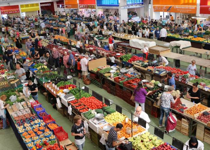 Le marché couvert de Villefranche