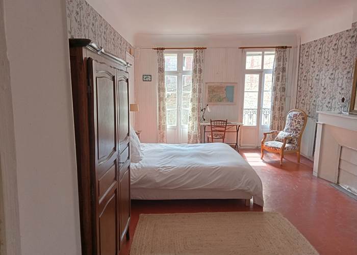 Le Mas Palegry chambres d'hôtes Perpignan - la suite aux oiseaux. Suite familiale pouvant héberger 6 personnes dans de très bonnes conditions. Accès au salon et à la terrasse