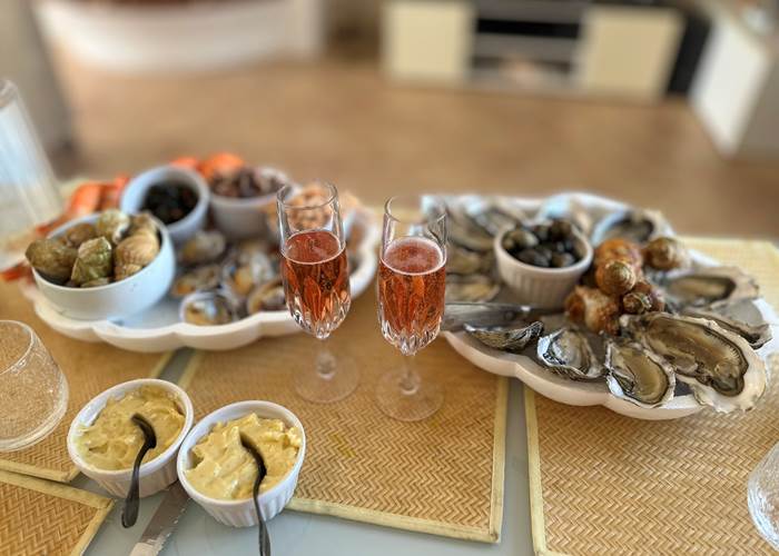 repas-fruit-de-mer-sur-demande-local-mas-des-anges_soussans-margaux_couple-famille.jpg